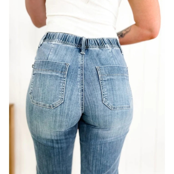 Judy Blue  Medium Wash Pull On Joggers - Picture 14 of 15